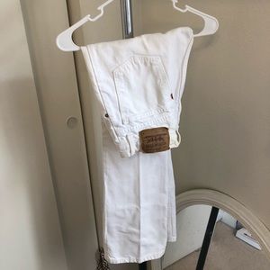 White Levi’s- straight leg, high waisted